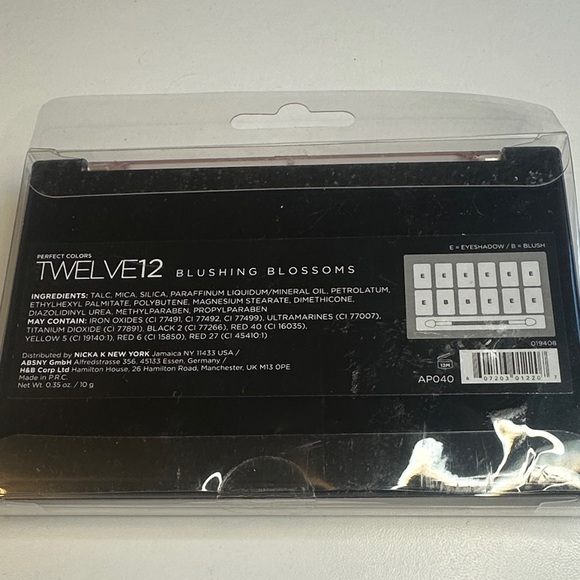 🎁 6 for $28 🎁 Blushing Blossoms Eyeshadow Palette - Picture 3 of 3